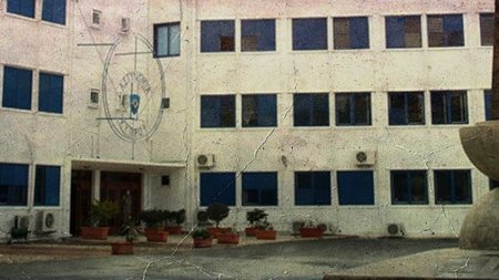 b6ceb637-cbd6-40a1-9916-be503b59efe7_arx