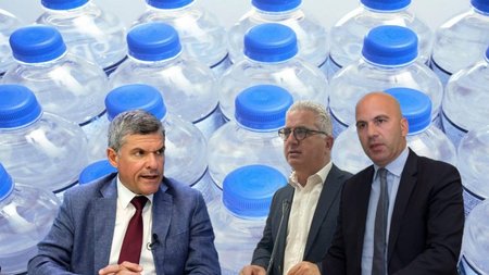 ΠΛΑΦΟΝ ΣΤΟ ΝΕΡΟ