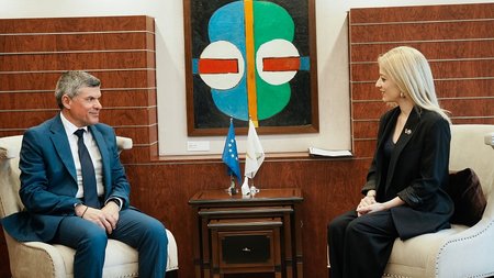 συνα΄ντηση