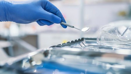 businessdaily-odontiatroi-dentist-ygeia-giatroi