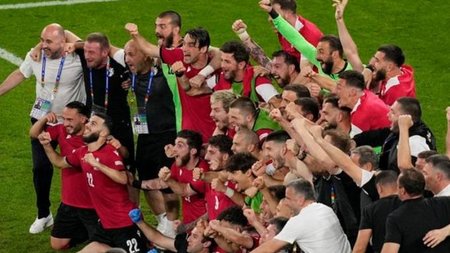 1c14deec-6eaa-43ac-bf7e-31b099_000332