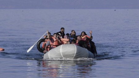 Μετανάστες--768x405