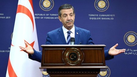 turkish-cypriot-foreign-affairs-minister-tahsin-ertugruloglu-gestures-picture-id542120654