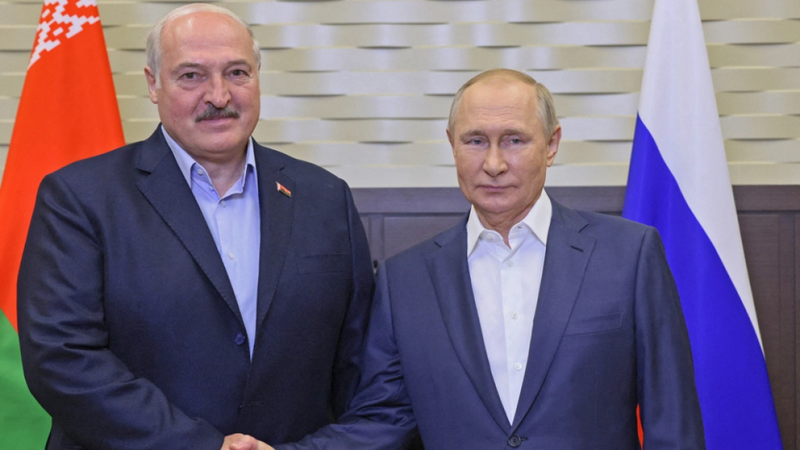 lukashenko_putin_maketa