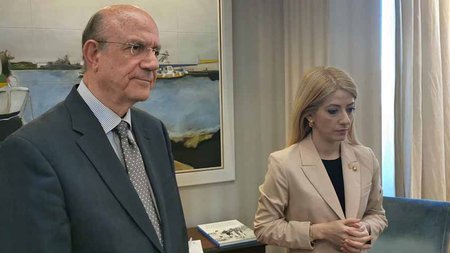 DOC.20230403.4772416.ypourgos-oikonomikon-proedros-dysi