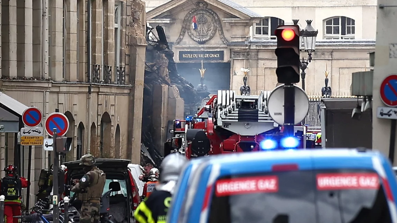 parisi-ekrixi-fotia.jpg