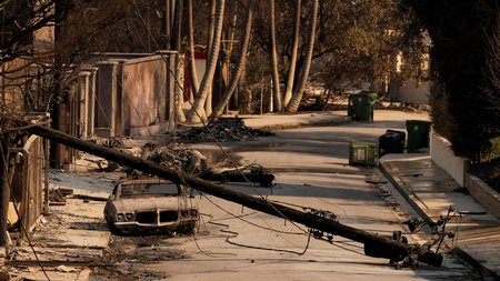 2025-01-11T000526Z_518947938_RC277CAY42BQ_RTRMADP_3_CALIFORNIA-WILDFIRES