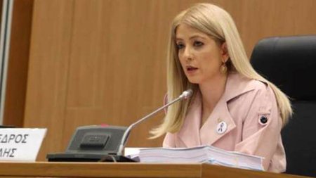 annita-dimitriou-696x427