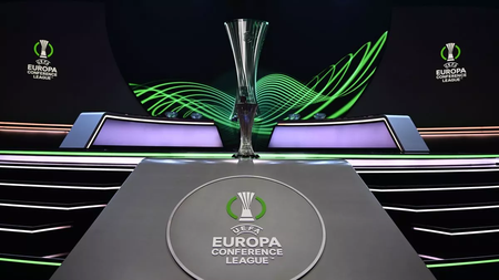 0_GettyImages-1242726795