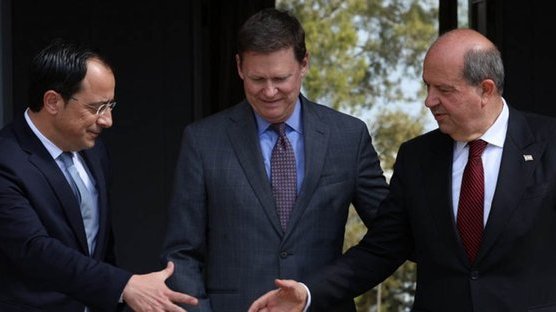 Khristodoulides_Tatar_Stiouart.width-750