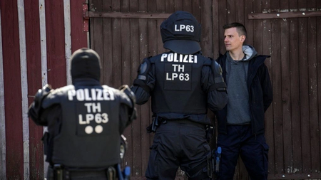 e6f75510-agermanpolice