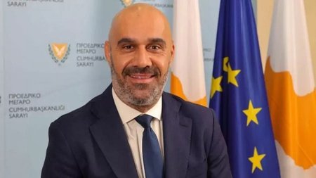 ΦΙΛΙΠΠΟΣ ΧΑΤΖΗΖΑΧΑΡΙΑ