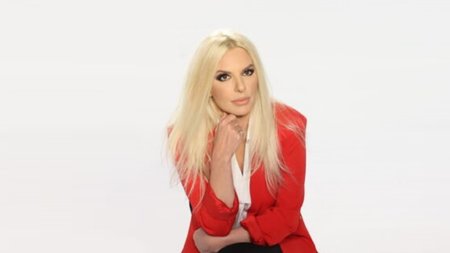 ΑΝΝΙΤΑ ΠΑΝΙΑ 1