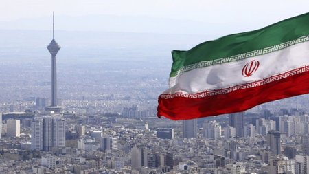 Iran-bandiera-a-Teheran-La-Presse-1024x537