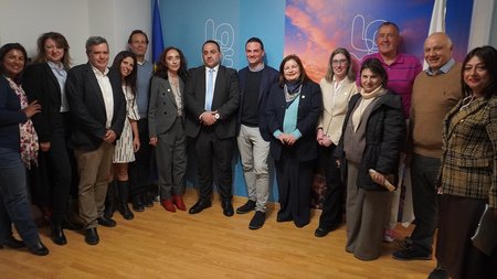 ΚΟΥΜΗΣ ΞΕΝΑΓΟΙ