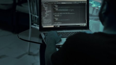 hackers-910x521