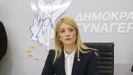 annita_desu_neo.2e16d0ba.fill-1600x900