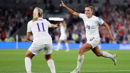 ΓΥΝΑΙΚΕΙΟ ΠΟΔΟΣΦΑΙΡΟ