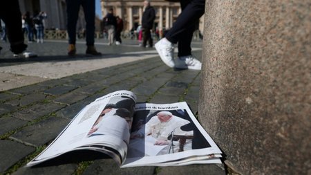 2025-03-02T104149Z_915997459_RC2X4DACCO9K_RTRMADP_5_POPE-FRANCIS-HEALTH