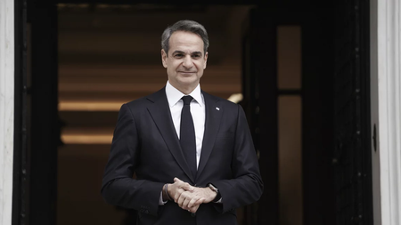 mitsotakis-stauromena-xeria-maximou.jpg